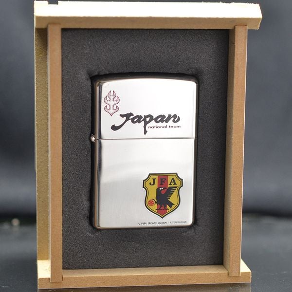 Zippo 1997 JFA Official Goods Biểu Tượng Quạ Ba Chân Yatagarasu  C121