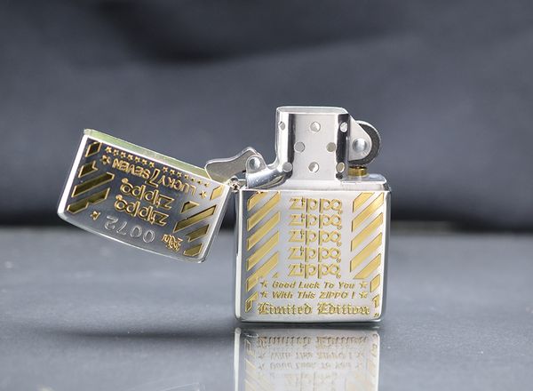 Zippo 1994 mạc bạc hoa văn dát vàng nổi C180