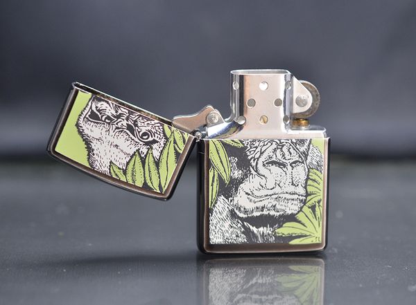 Zippo sơn hình chú Đười Ươi 1993 C222
