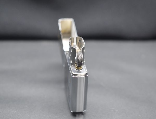 Zippo 2000 tàu sơn phủ C165