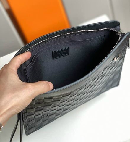 Clutch cầm tay nam LV60450