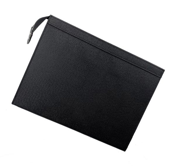 Clutch cầm tay da đen nhám VCT13