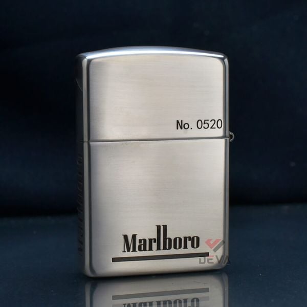 Zippo Bạc Khối Ốp Emblem Chàng Cao Bồi Marlboro BK40