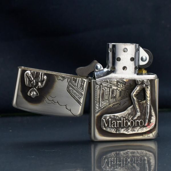Zippo Bạc Khối Ốp Emblem Chàng Cao Bồi Marlboro BK40