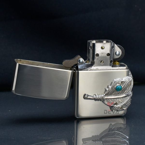 Zippo Bạc Khối Ốp Emblem Bạc Lông Vũ Gắn Lam Ngọc BK90