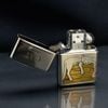 Zippo Armor Khắc Chú Mèo Ngủ Trên Chồng Sách ZN246
