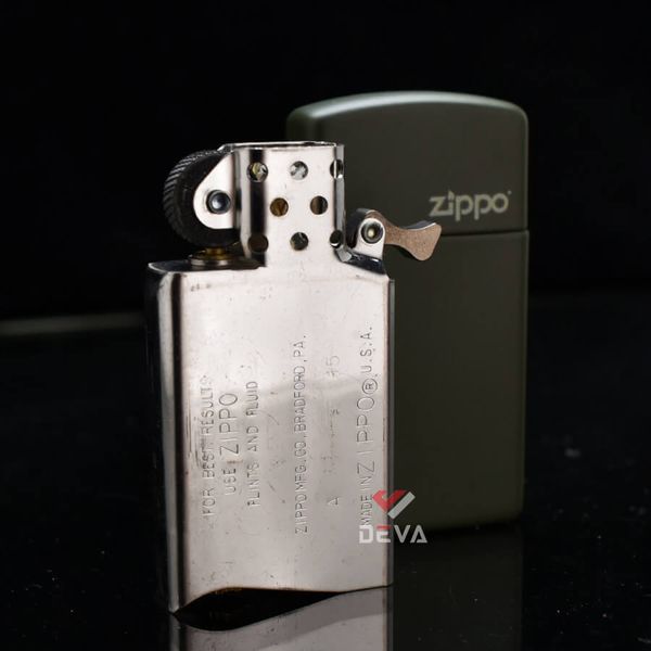 Zippo Slim Sơn Xanh Bộ Đội In Logo Hãng 1627 ZT03