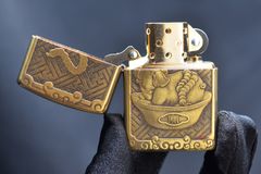 Zippo Armor Chủ Đề 12 Con Giáp Bản Giới Hạn ZD60