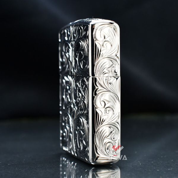 Zippo Armor Khắc Nổi Hoa Văn Mạ Bạc ZN127