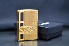 Zippo Armor khắc logo Điệp Viên 007 Z376