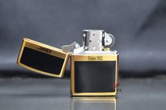 Zippo mạ vàng sơn các màu ZN307