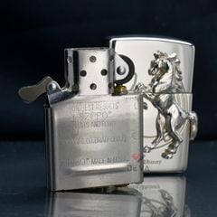Zippo Bạc Khối Ốp Emblem Bạc Chú Ngựa Winning Whinny BK89