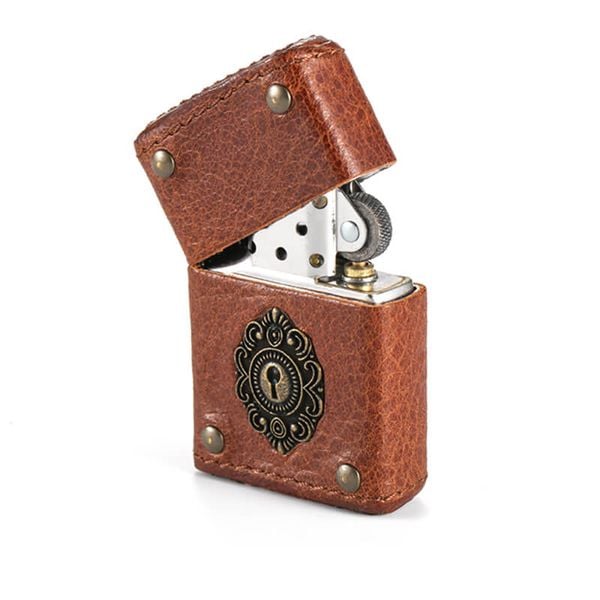 Zippo Bọc Da Khảm Emblem Ổ Khóa Cổ ZN227