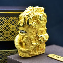 Zippo Bọc Phù Điêu Tượng Rồng Cầm Châu Mạ Vàng ZN180