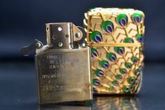 Zippo Bọc Vàng Chủ Đề Khổng Tước Phú Quý ZN359