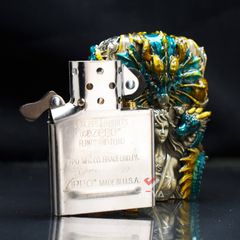 Zippo Vỏ Dày Ốp Tượng Mẹ Rồng Daenerys Targaryen ZN228