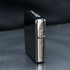 Zippo Distinctive Top Khắc Hoa Văn Chủ Đề An American Classic Z196