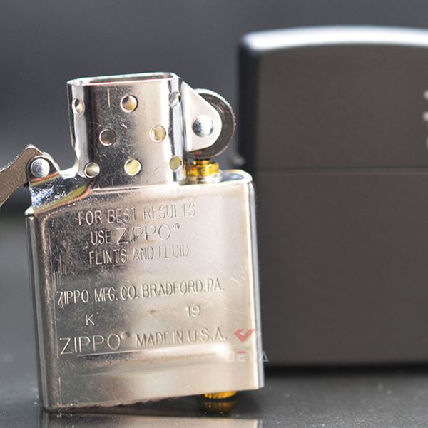 Zippo Chính Hãng Đen Mờ In Logo Zippo ZT19