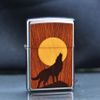 Zippo Ốp Gỗ Chủ Đề Sói Hú Woodchuck Howling Wolf Z337