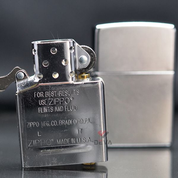 Zippo chính hãng trắng bạc xước ZT39
