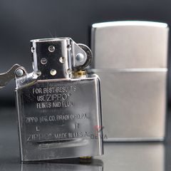 Zippo chính hãng trắng bạc xước ZT39