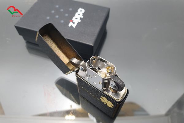 Zippo May Mắn Cỏ 4 Lá ZK105