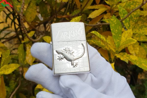 Zippo dán emblem Thạch Sùng  1997 C255