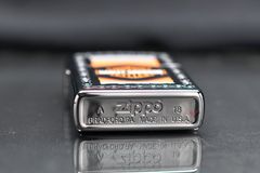 Tìm mua bật lửa Mỹ chính hãng Zippo Chủ Đề Dây Xích Harley-Davidson Chain Z405