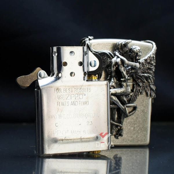 Zippo Ốp Thiên Thần và Ác Quỷ Angels and Demons ZN221