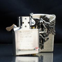 Zippo Ốp Thiên Thần và Ác Quỷ Angels and Demons ZN221