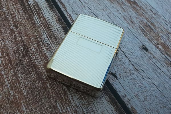 Zippo Đời 1995 Hoa Văn C722