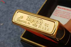 Zippo Cổ Hoa Văn Mạ Vàng 2001 C379