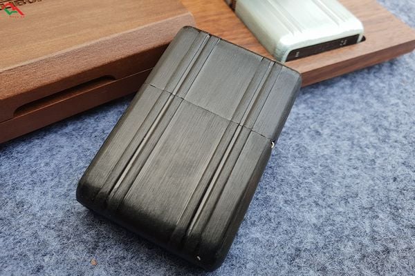 Zippo Ốp Emblem Zero - Thiết Kế Tối Giản Sang Trọng - Đời Năm 2002 C684