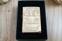 Zippo Cổ Mạ Vàng 1992 Hoa Văn C225