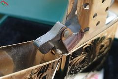 Zippo Cổ Mạ Vàng 1992 Hoa Văn C225