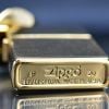 Zippo Để Bàn Mạ Vàng 24K Chủ Đề Cao Bồi Chăn Bò Texas ZN358
