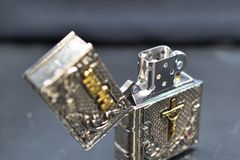 Zippo Tạo Hình Quyển Kinh Thánh Holy Bible ZD59