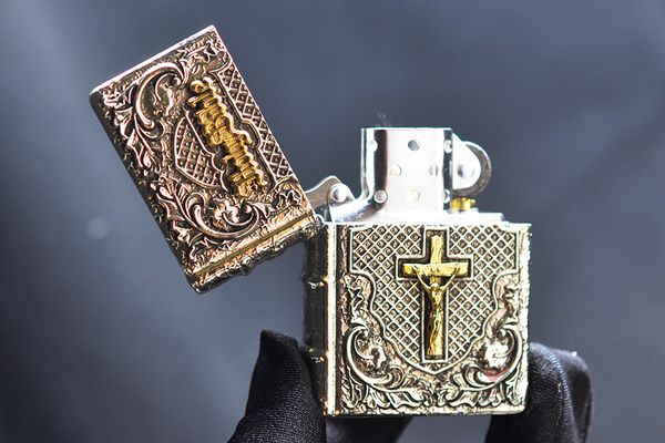 Zippo Tạo Hình Quyển Kinh Thánh Holy Bible ZD59
