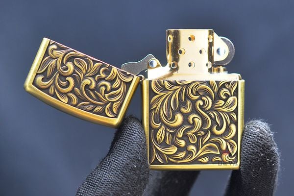 Zippo khắc nổi hoa văn đẹp Armor ZD11