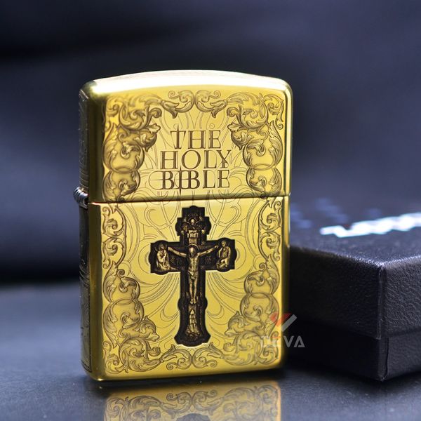Zippo Armor Khắc Chủ Đề Kinh Thánh Holy Bibble ZD01