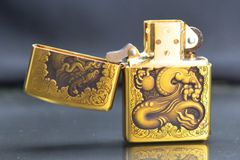 Zippo hoa văn hình Rồng bản Armor ZD02