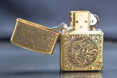 Zippo hoa văn Rồng Phượng bản Armor ZD03