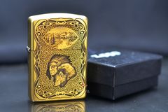 Zippo khắc Thổ Dân rừng xanh bản Armor  ZD06