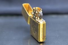 Zippo khắc Thổ Dân rừng xanh bản Armor  ZD06