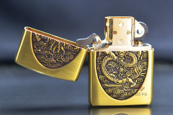Zippo khắc hình Rồng Bay bản Armor ZD08