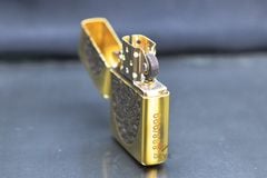 Zippo khắc hình Rồng Bay bản Armor ZD08