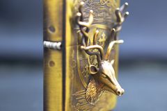 Bật lửa Zippo hình hươu nổi bản Armor ZD16