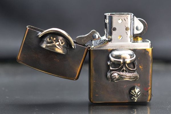 Zippo Emblem hình Mặt Qủy độc lạ ZD22