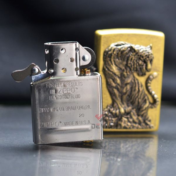 Zippo Đồng Bụi Ốp Emblem Hổ Núi ZN102