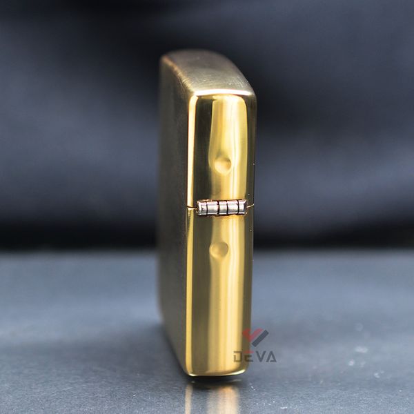 Zippo Khắc Hình Rắn Hổ Mang Chúa Z252